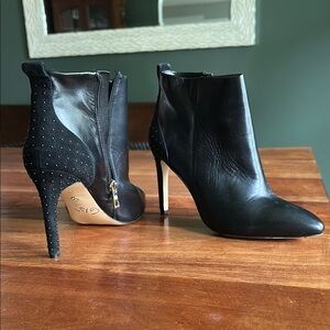 Ann Taylor| Black Bootie Heels